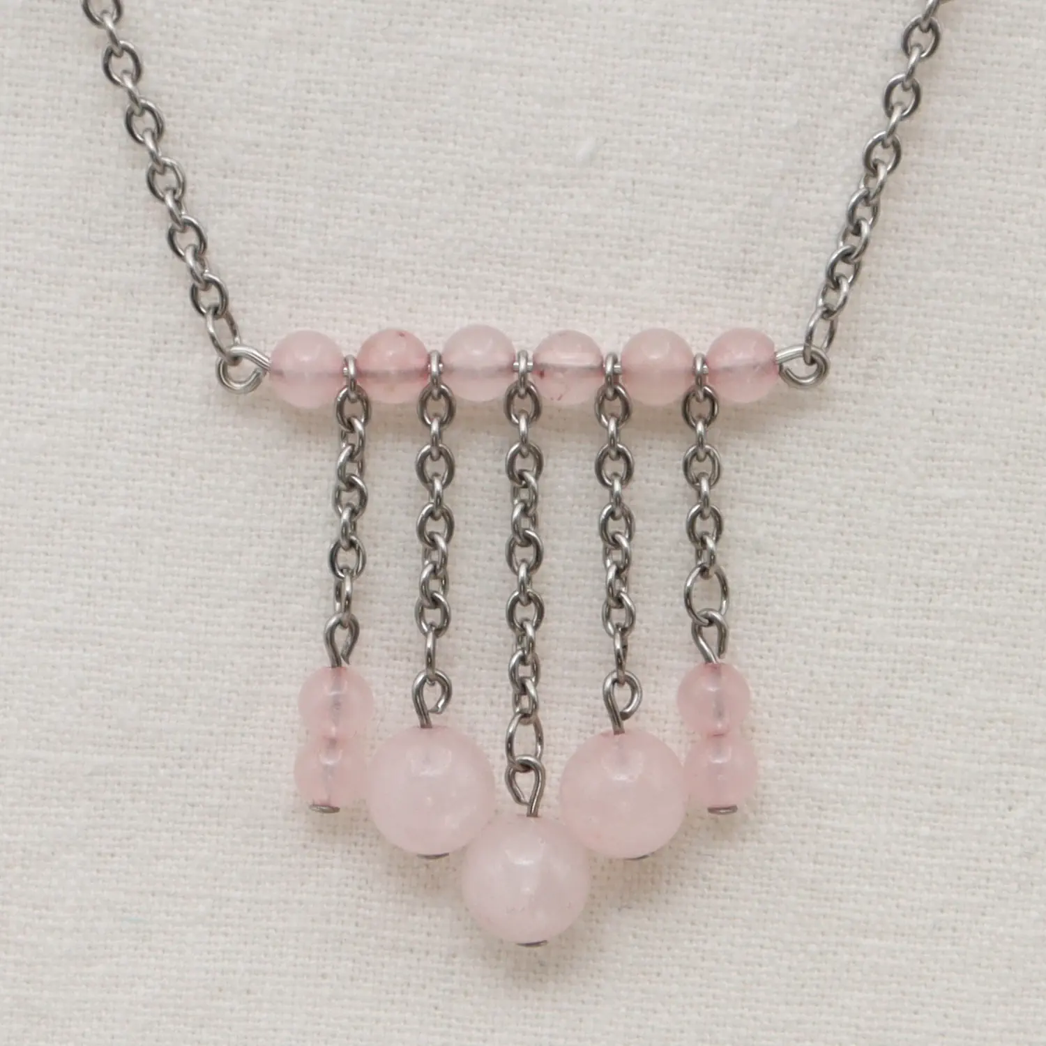 Pluie de Quartz rose - Close-Up_10-0-15_1500px_Q75 Collier Pluie de Quartz rose