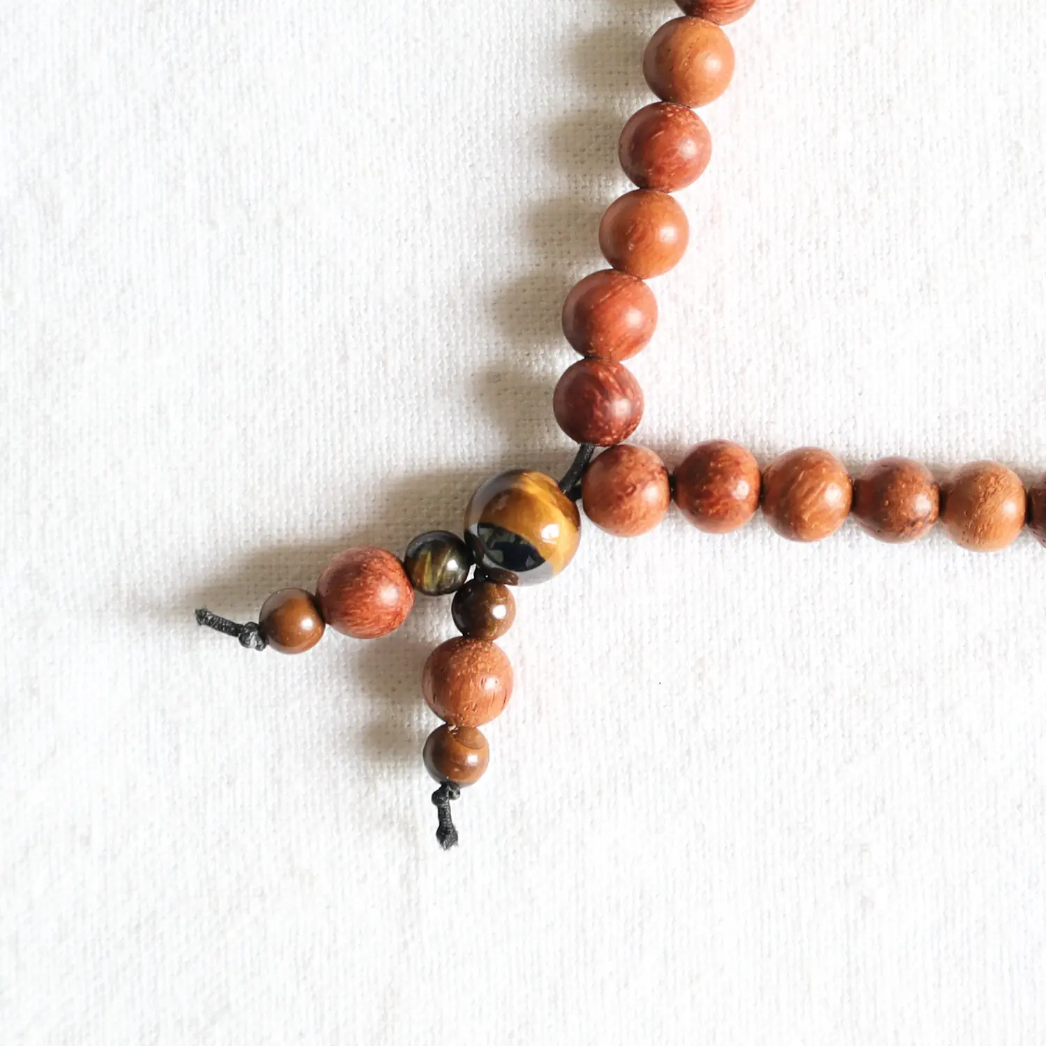 Bracelet Mala Bois de santal et Oeil de tigre