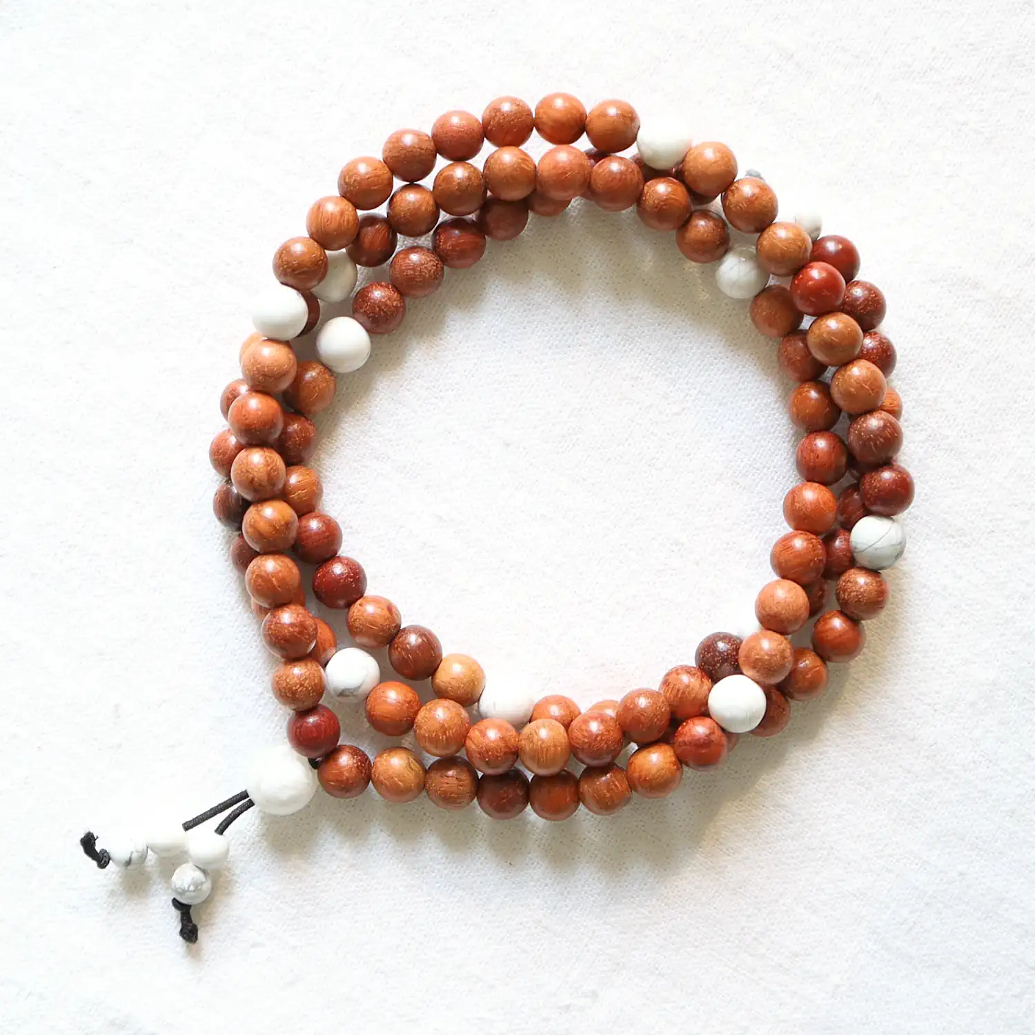 Bracelet Mala Bois de santal et Howlite