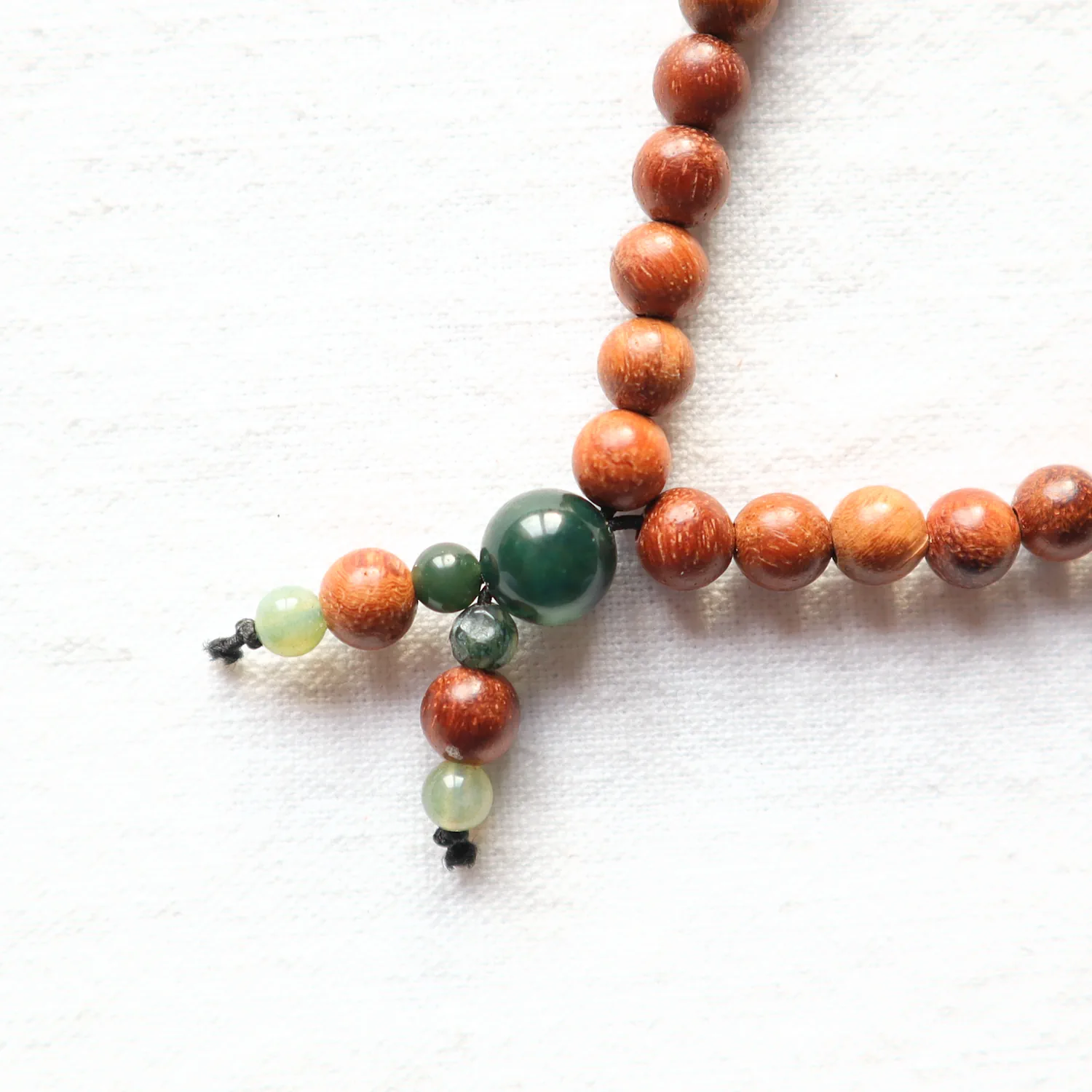 Bracelet Mala Bois de santal et Agate mousse