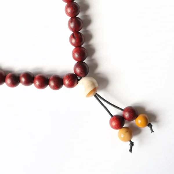 Bracelet Mala Bois de santal rouge et Mookite