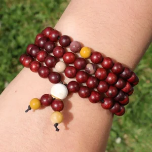 Bracelet Mala Bois de santal rouge et Mookite